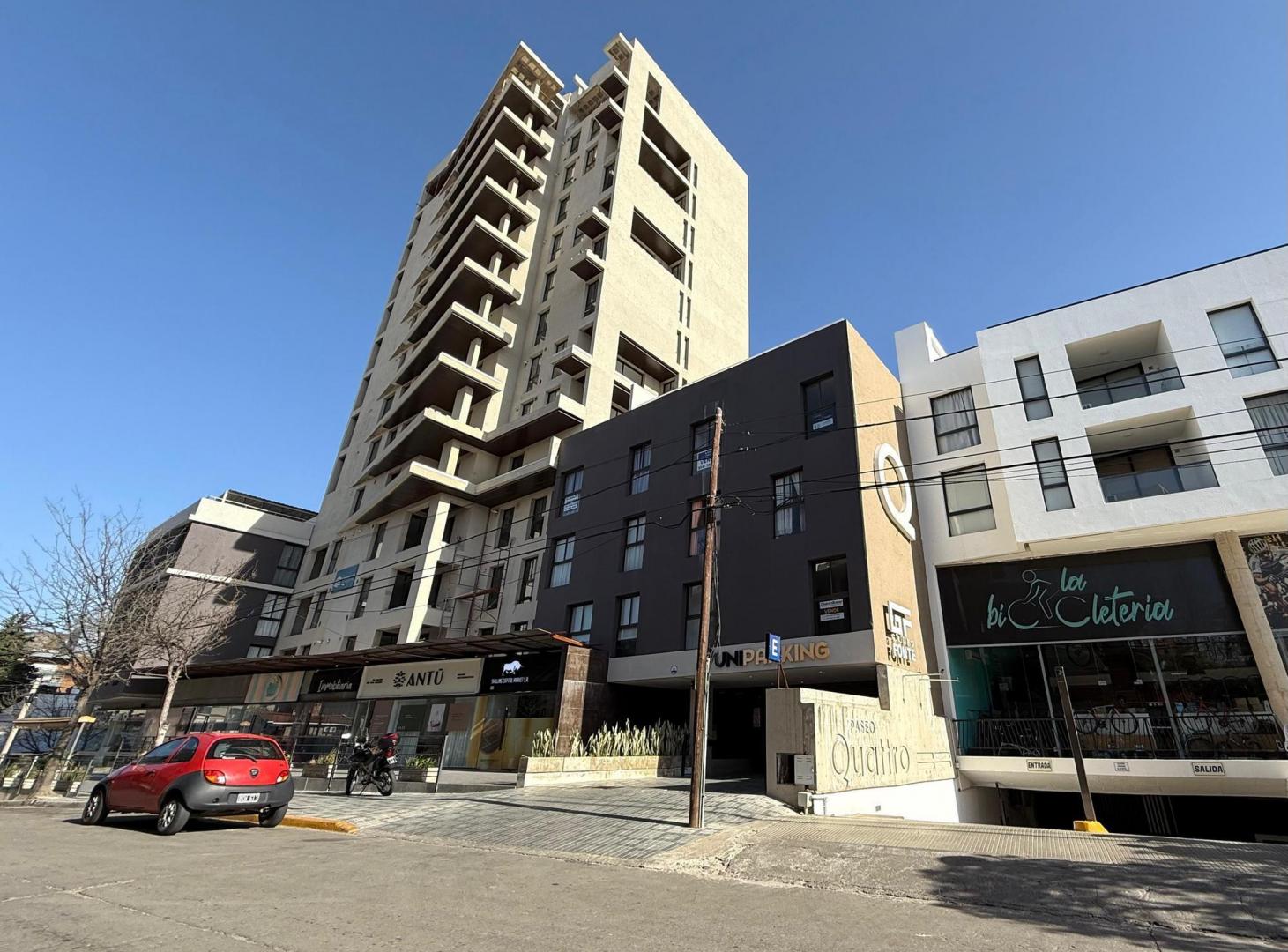 Foto de VENTA DEPARTAMENTO CON FINANCIACIÓN | COCHERA Y BALCÓN | LAKE TOWERS, imagen 4