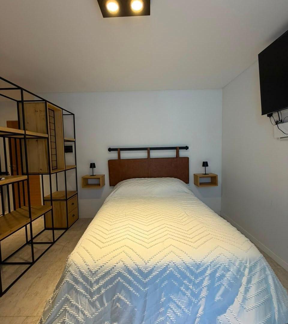 Foto de VENTA MONOAMBIENTE AMOBLADO CON COCHERA | LAKE TOWERS CARLOS PAZ, imagen 3