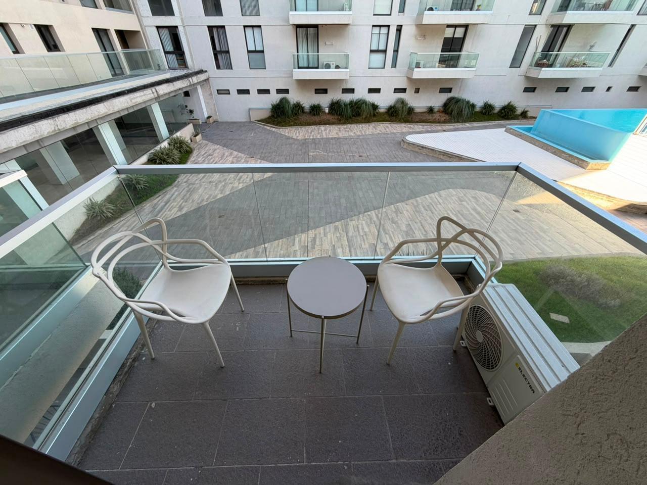 Foto de VENTA MONOAMBIENTE AMOBLADO CON COCHERA | LAKE TOWERS CARLOS PAZ, imagen 1