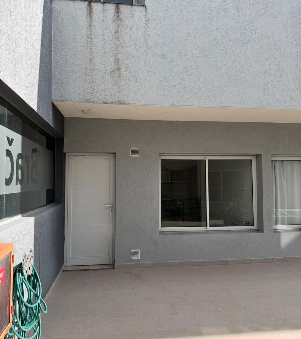 Foto de VENTA DÚPLEX 1 DORMITORIO CON PATIO Y COCHERA | VILLA CARLOS PAZ, imagen 4