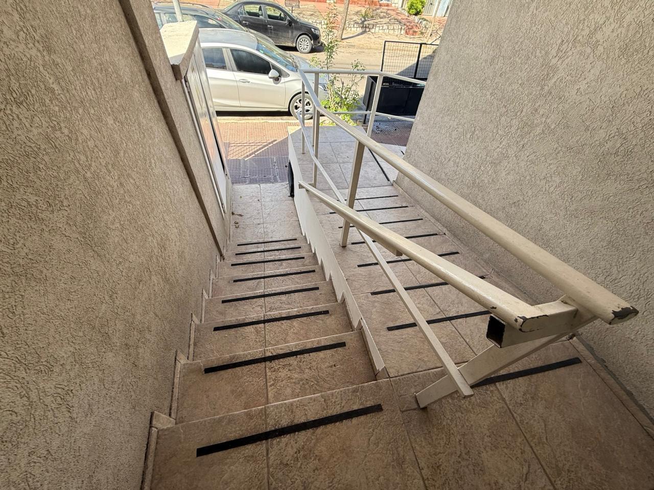 Foto de VENTA DEPARTAMENTO 2 DORMITORIOS CON PATIO Y COCHERA CENTRO CARLOS PAZ, imagen 5