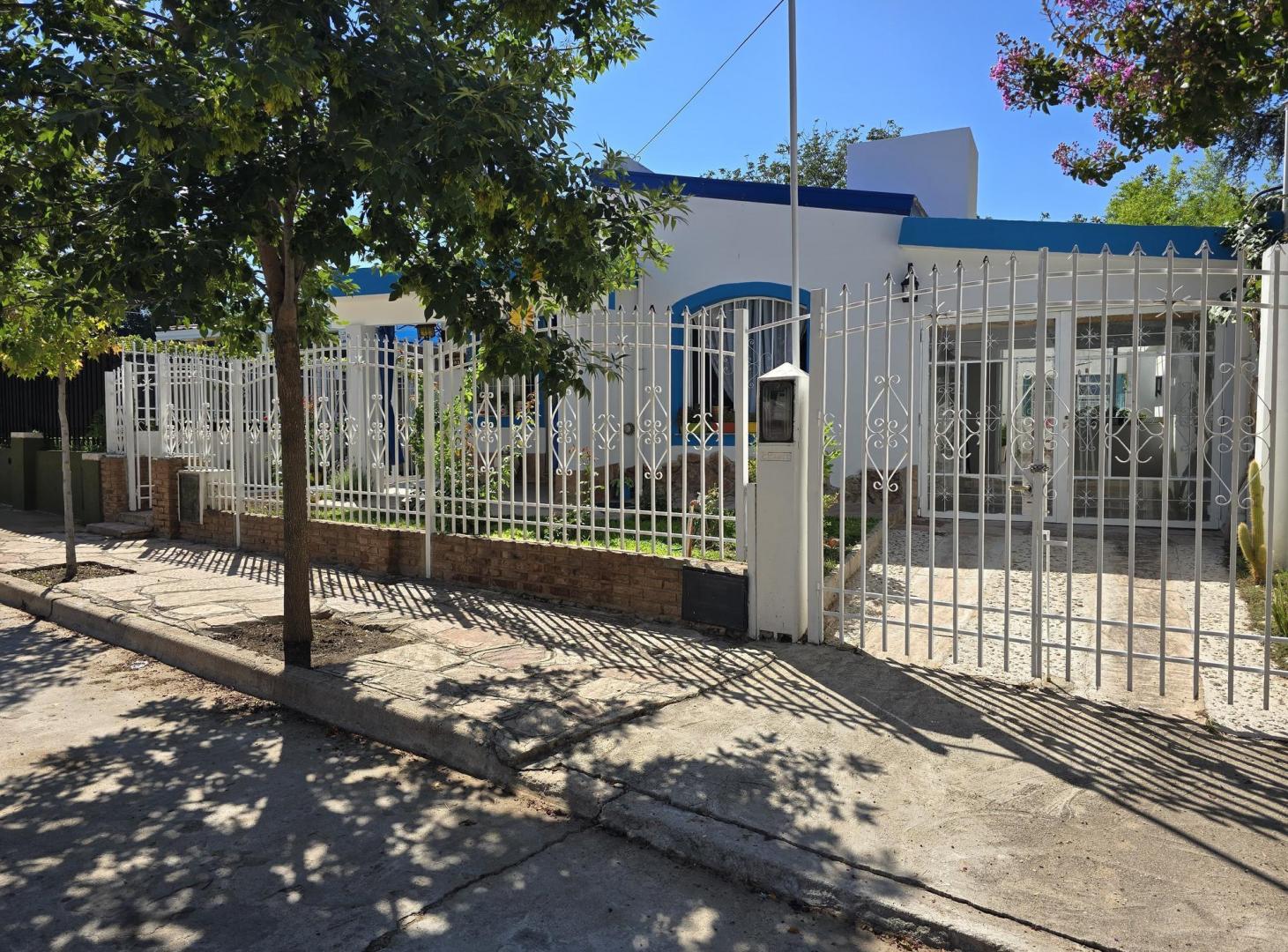 Foto de VENTA CASA 2 DORMITORIOS APTO CRÉDITO VILLA DOMINGUEZ CARLOS PAZ, imagen 2