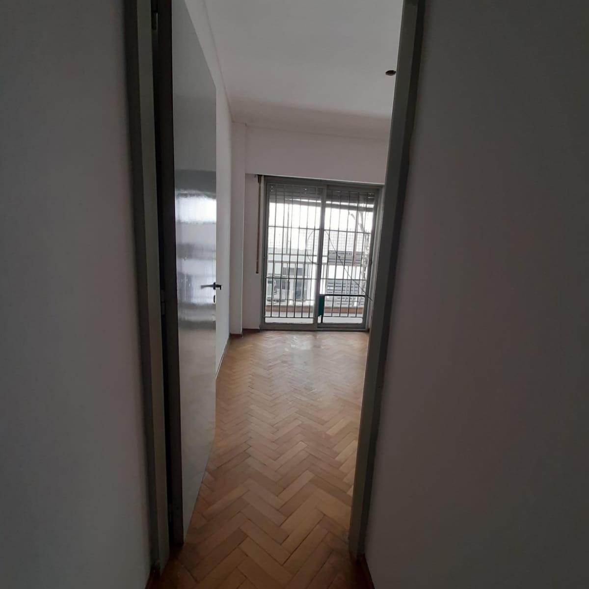 Duplex en Barrio Martin 3 Dorm., Balcón Al Frente y Patio Interno 1