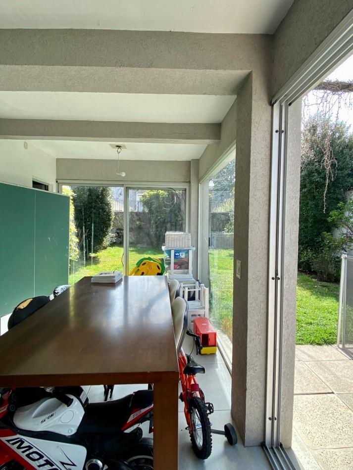 Foto de Oportunidad Duplex Olivos gran jardin y pileta, imagen 2