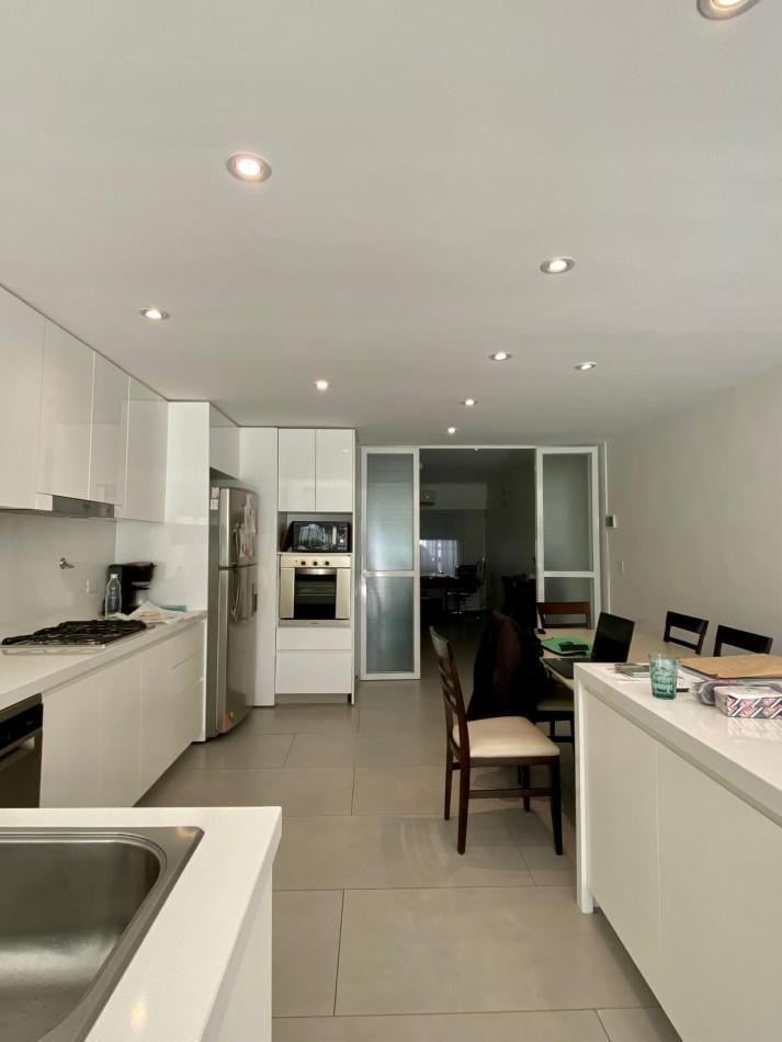 Foto de Oportunidad Duplex Olivos gran jardin y pileta, imagen 3