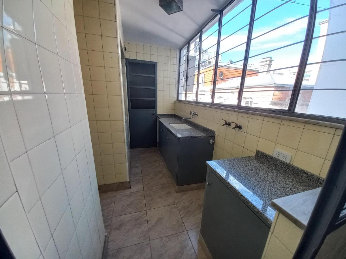 Retasado - Oportunidad - Usd 85000 - 3 Dorm Semipiso Centrico Inmejorable Ubicación. 2