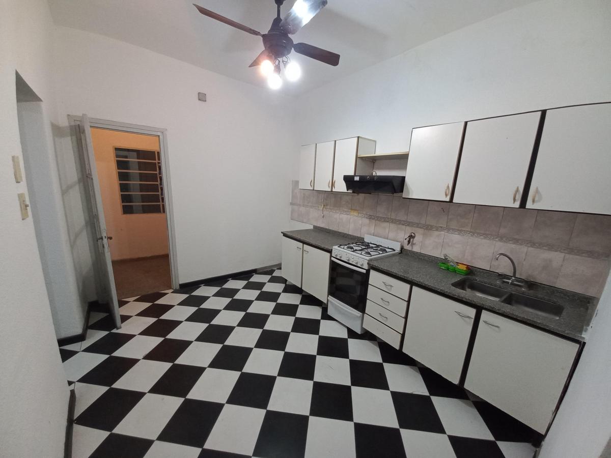 Foto de Casa al frente 2 dormitorios - Inmejorable ubicacion cerca Parque, imagen 4