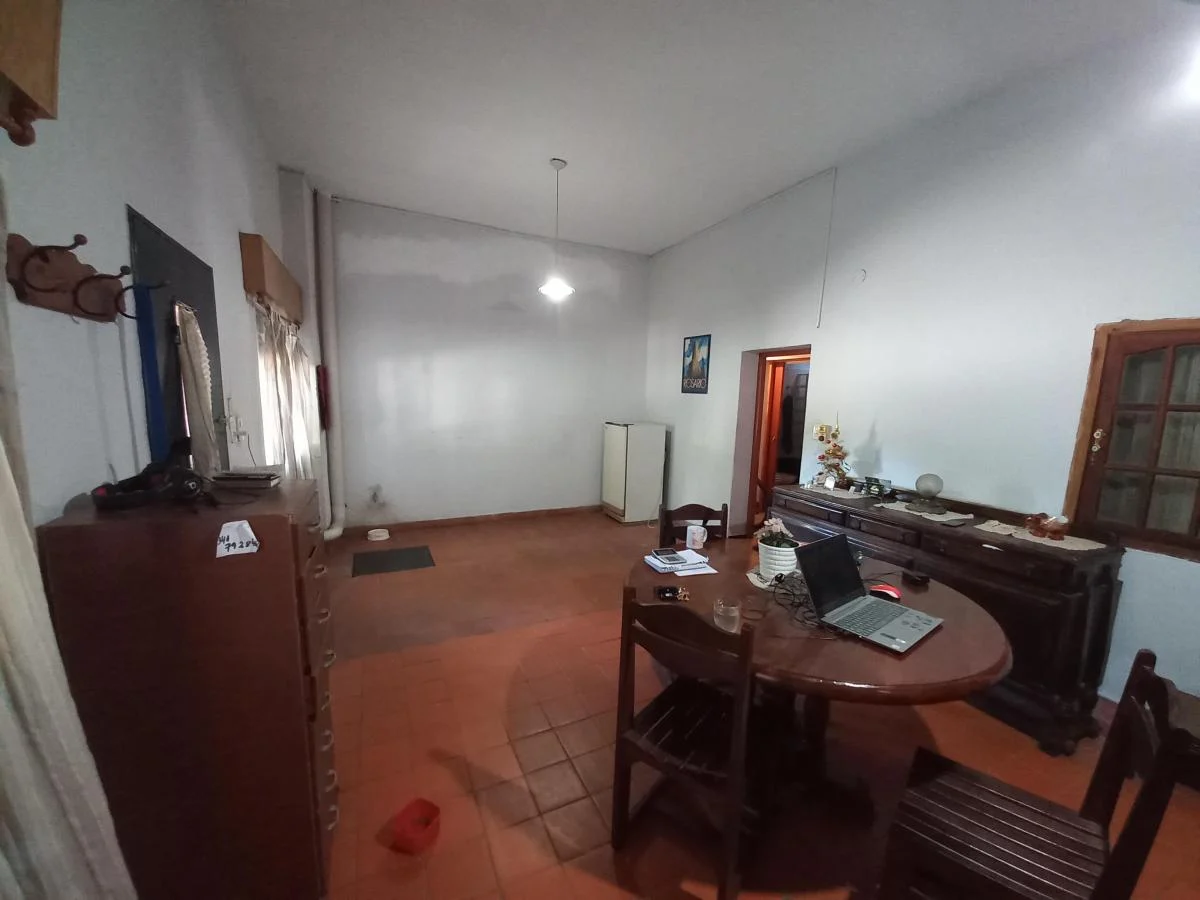 Foto de Amplia y sólida Casa al frente 2 dormit-patio-2 baños-Bº Parque, imagen 2