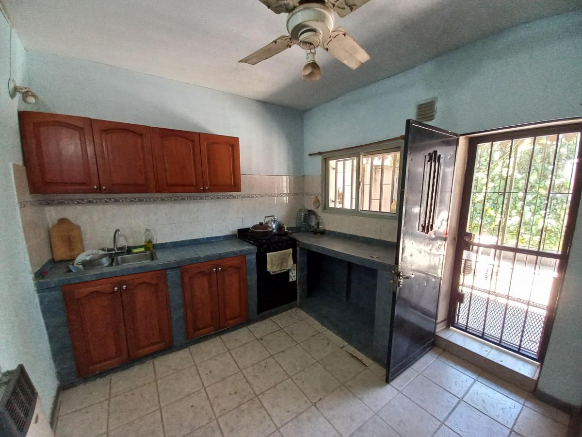 Foto de Amplia y sólida Casa al frente 2 dormit-patio-2 baños-Bº Parque, imagen 4