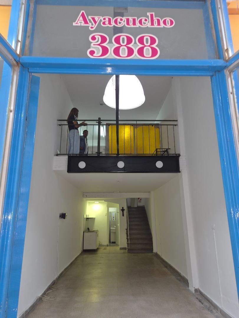 Foto de LOCAL COMERCIAL - OFICINAS EN TRES NIVELES, imagen 3