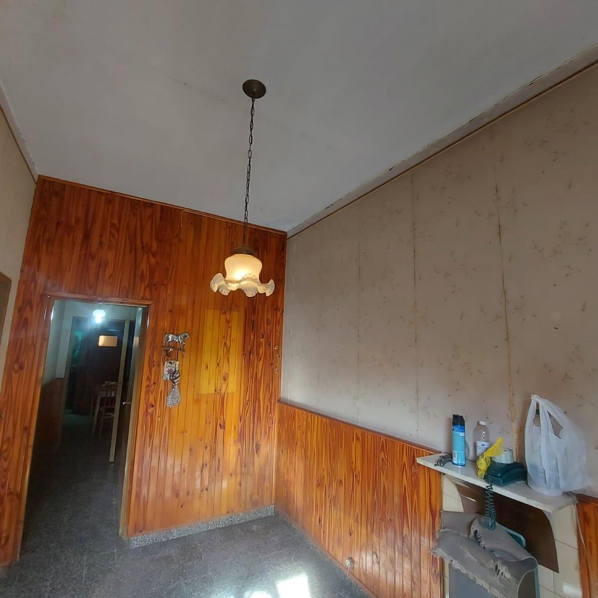 Se Vende! Casa con Galpón en Zona Comercial! 3