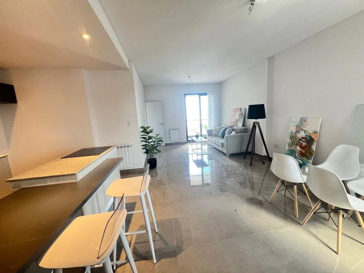 SE VENDE HERMOSO SEMIPISO A ESTRENAR!!!