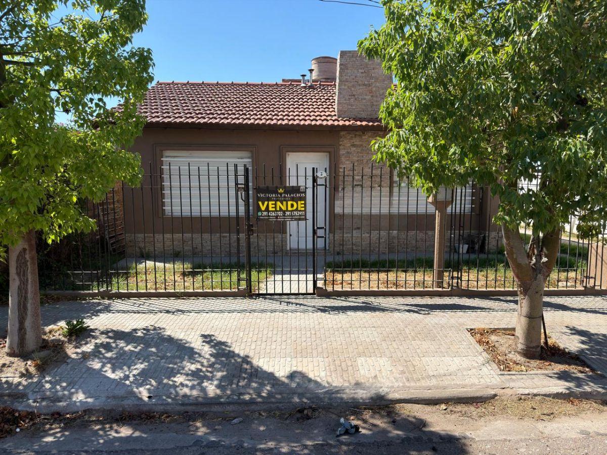 SE VENDE CASA CON GALPÓN EN BARRIO OBRERO!!!