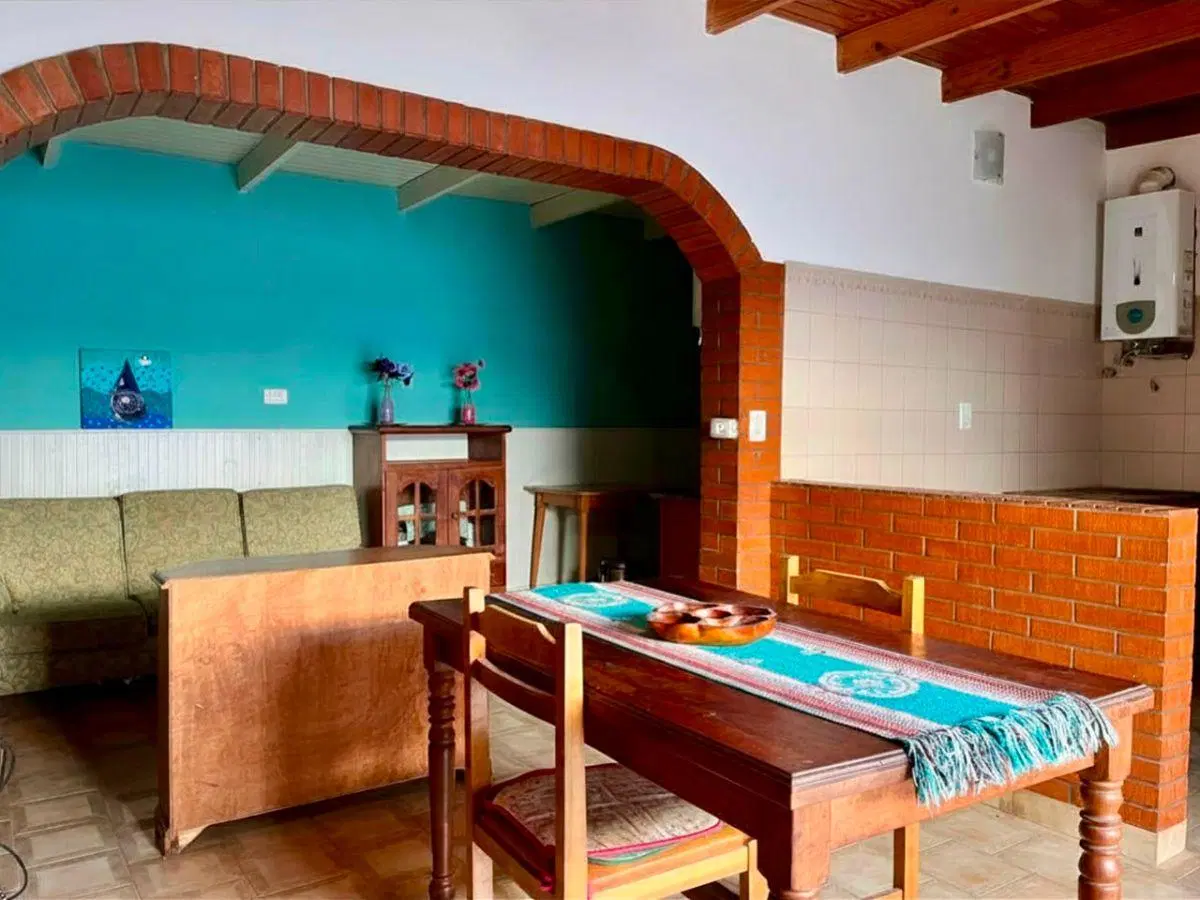 EXCELENTE CASA EN BARRIO LOS ALMENDROS!!! 2