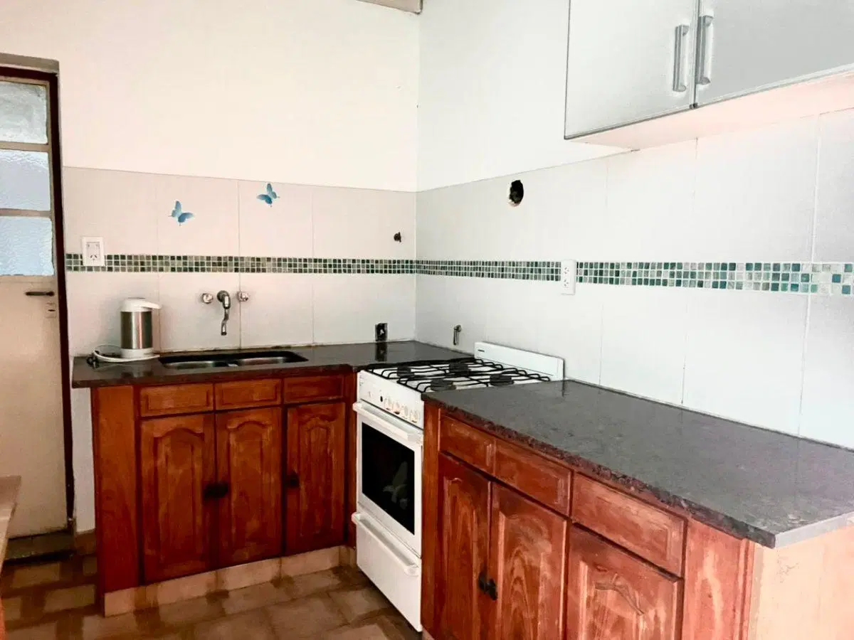 EXCELENTE CASA EN BARRIO LOS ALMENDROS!!! 8