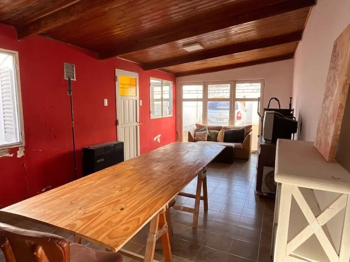 EXCELENTE CASA EN BARRIO LOS ALMENDROS!!! 3