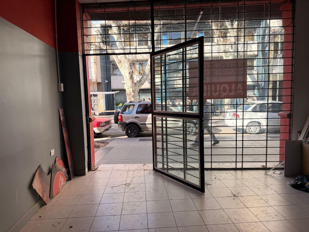 Foto de LOCAL CALLE CATAMARCA, imagen 4