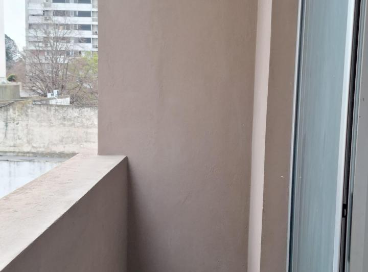 60 e- 9 y 10. ALQUILO MONOAMBIENTE PISO 2° AL CONTRAFRENTE. MUY BUEN ESTADO! 1