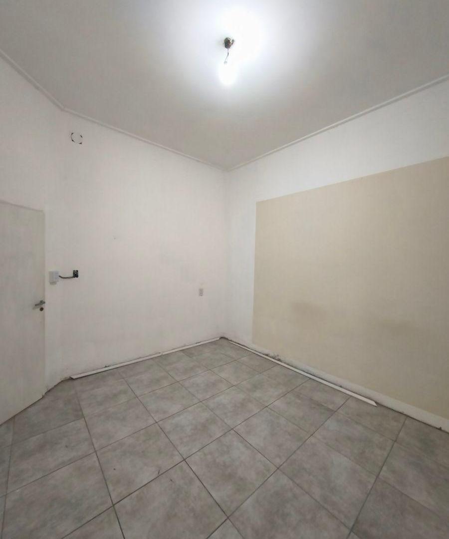 Foto de Casa de 300 m² con 2 dormitorios en venta y alquiler en La Plata, imagen 3