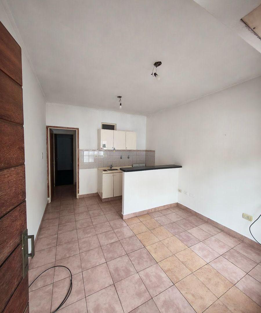 Foto de Alquilo depto 1 dormitorio con placard empotrado, cocina, imagen 5