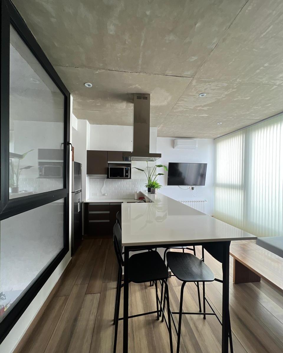 Triplex en Venta de Dos Dorm. con Terraza y Pileta (Apto Crédito) 4