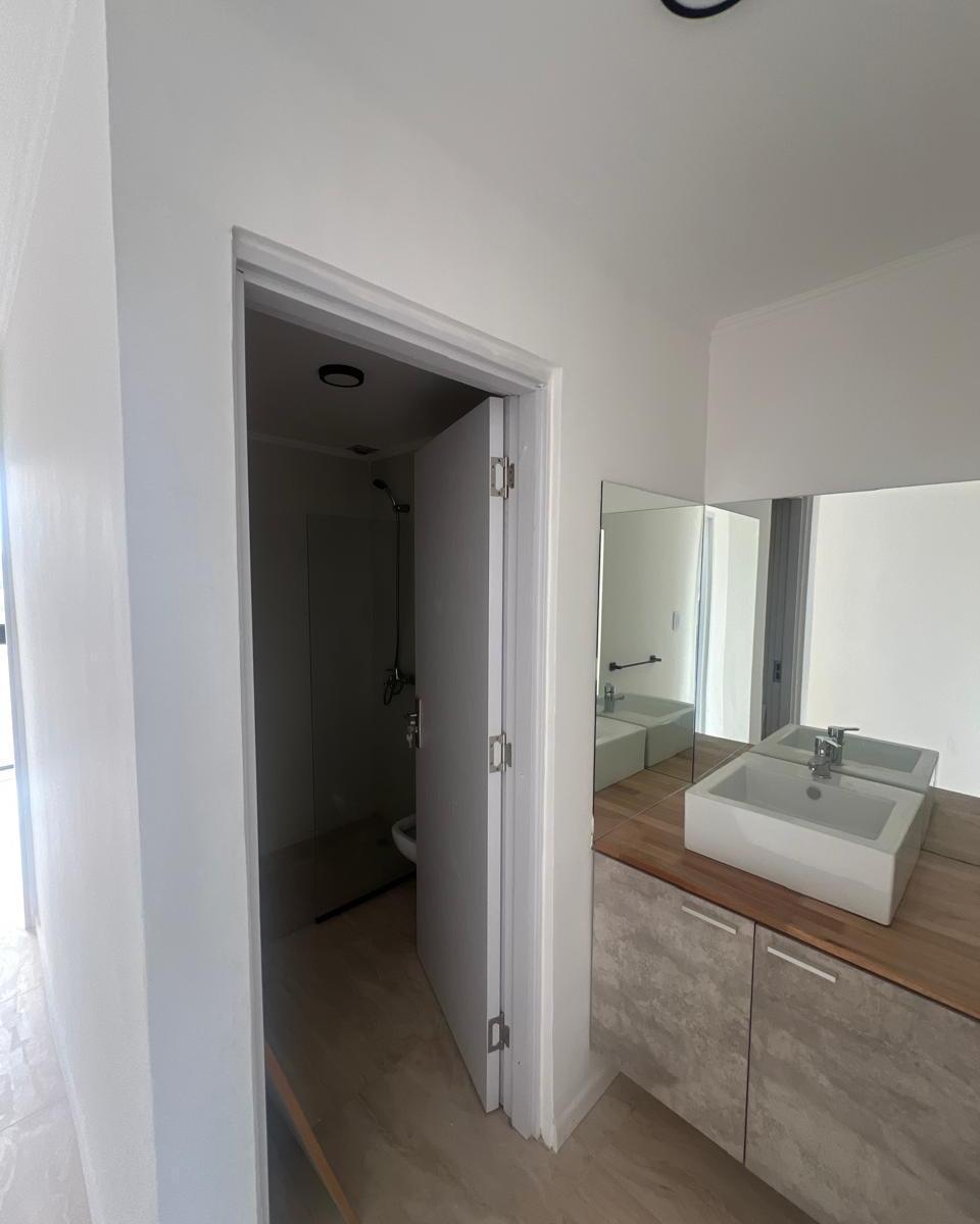 Triplex en Venta de Dos Dorm. 4