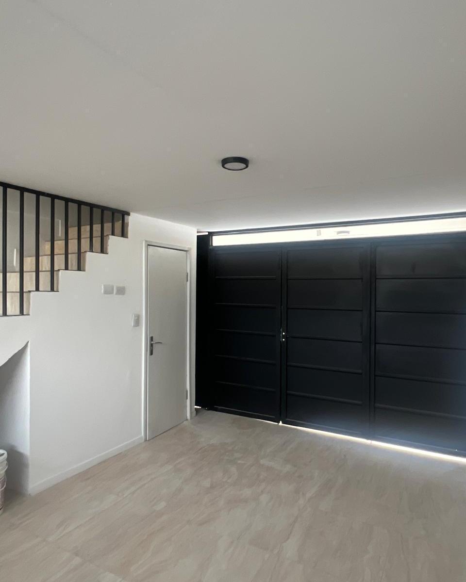 Triplex en Venta de Dos Dorm. 5