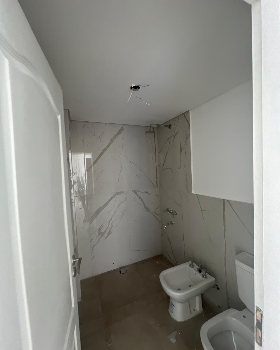 Departamento en Venta de un Dormitorio con Cochera - Zona Calvario 3