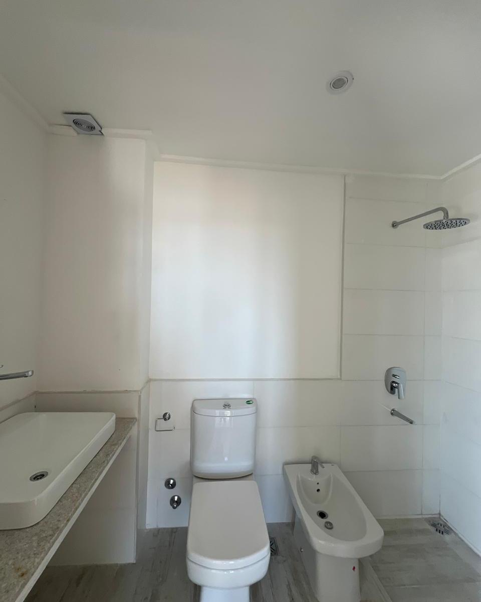 Departamento en Venta a Estrenar (Zona Cerrito) 2