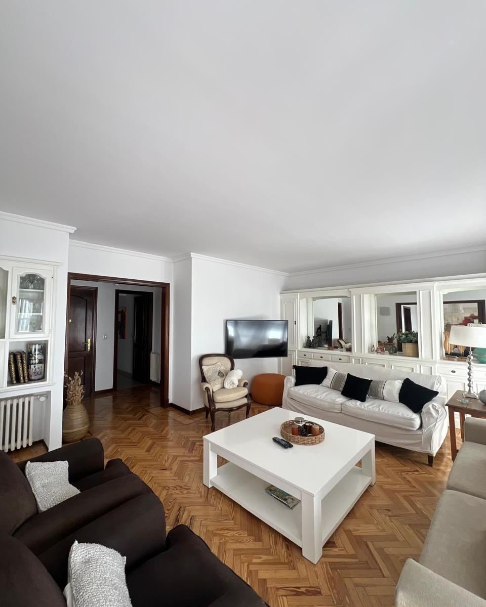 Departamento Céntrico en Venta de 3 Dorm. 5