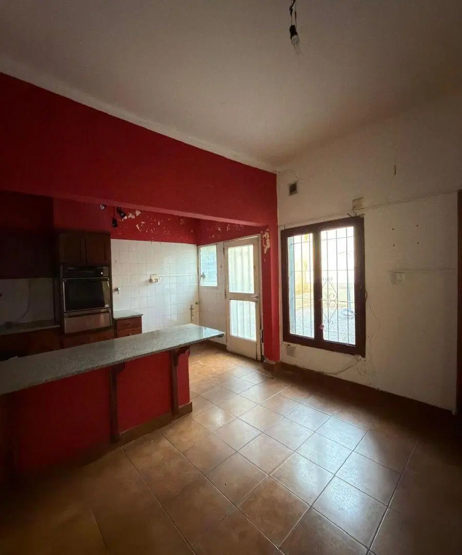 Casa Céntrica de 4 Dormitorios con Cochera 5