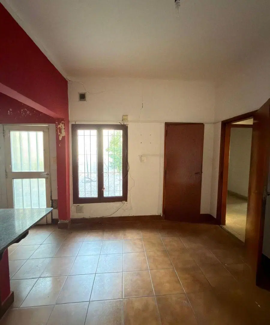 Casa Céntrica de 4 Dormitorios con Cochera 3