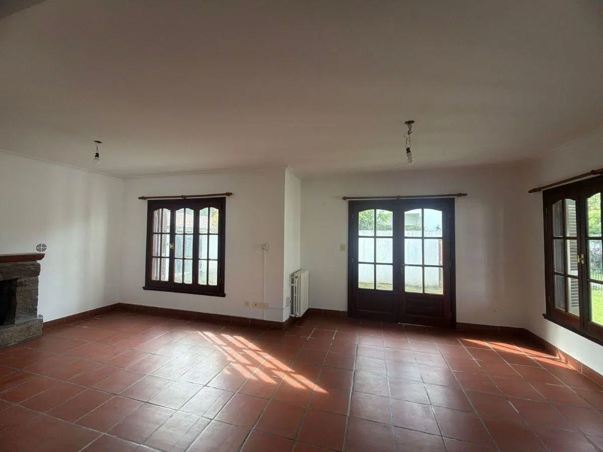 Casa en Alquiler de 3 Dorm. en Condominio (Zona Cerrito) 4