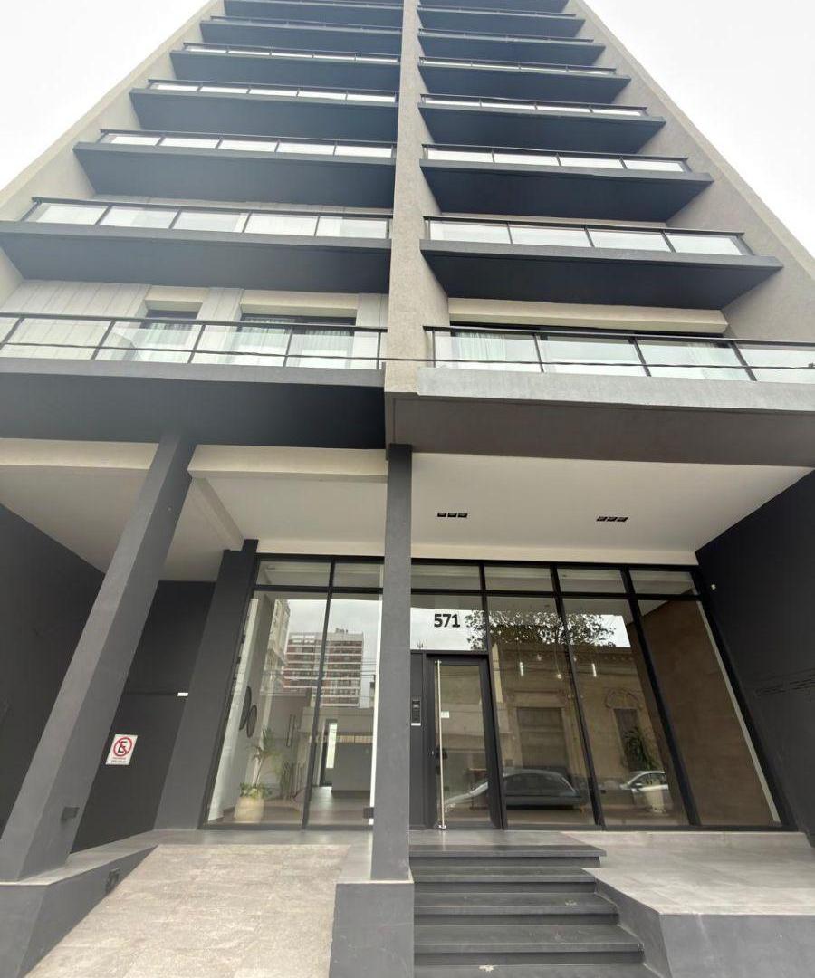 Departamento Céntrico a Estrenar - 125 m2 cubiertos, Cochera y Amenities
