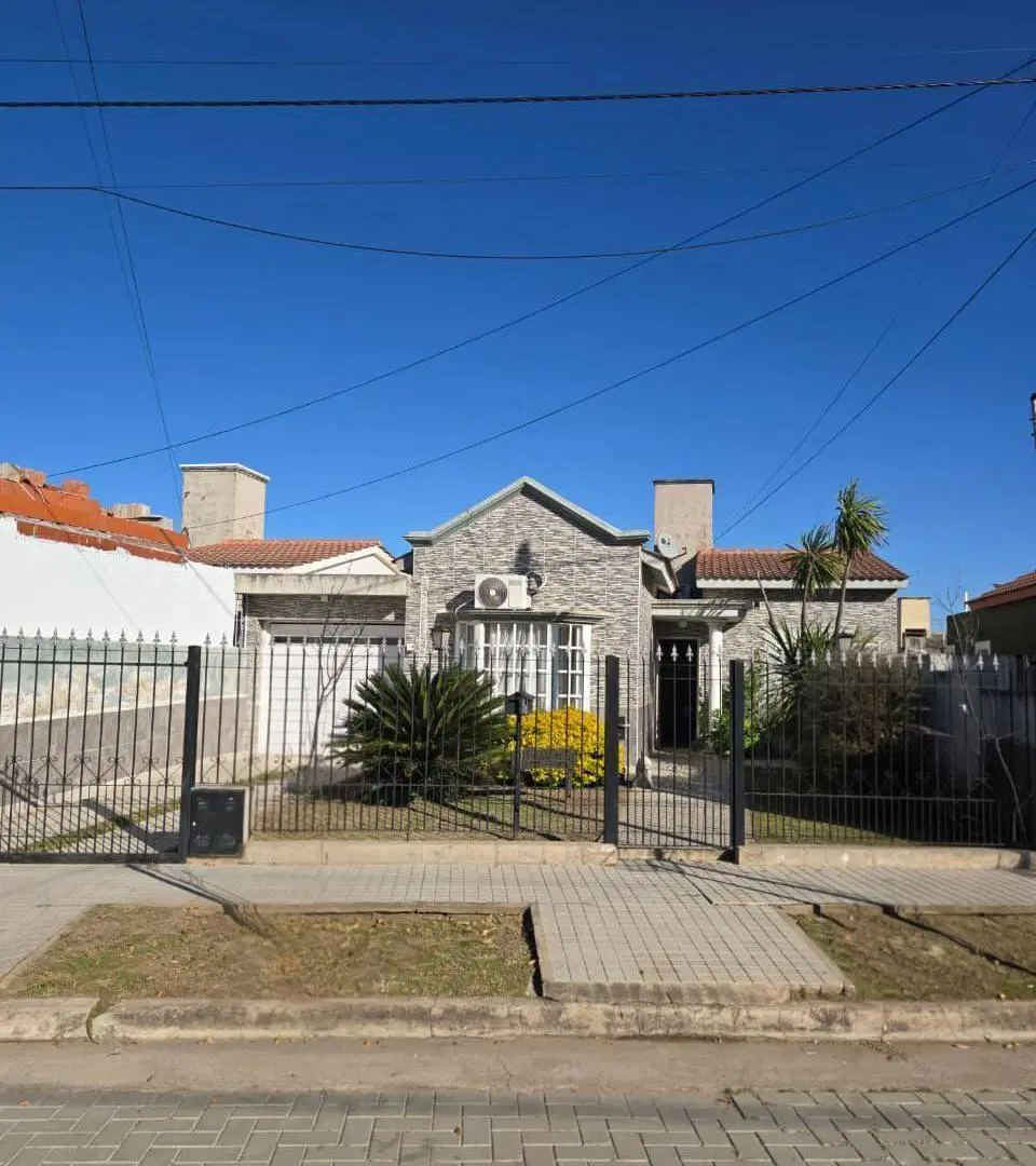 CASA EN MONTE CRISTO - B PARQUE NORTE 2