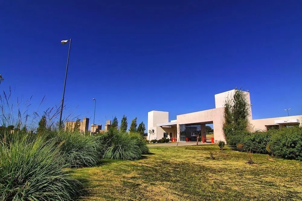 ULTIMOS DISPONIBLES- Espectacular lote en Manantiales Country 2