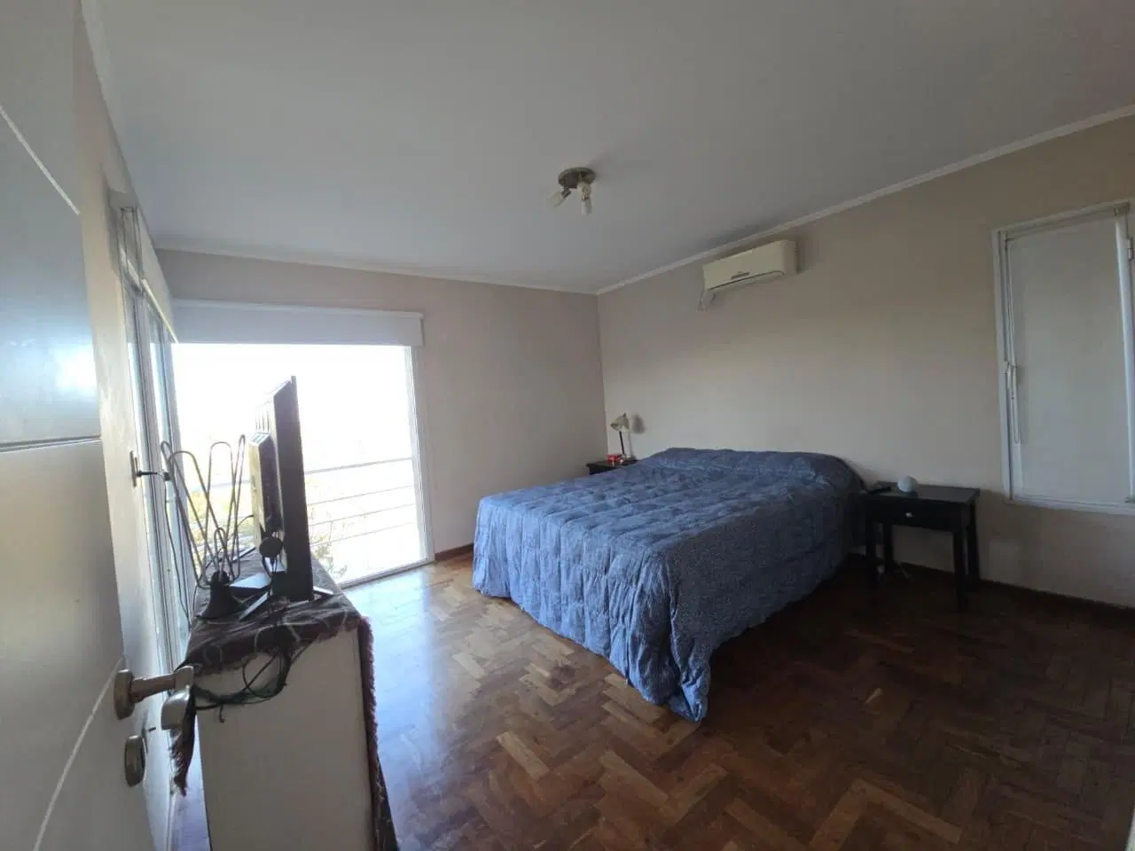 Exclusiva Residencia de Categoría en Country Cinco Lomas 4