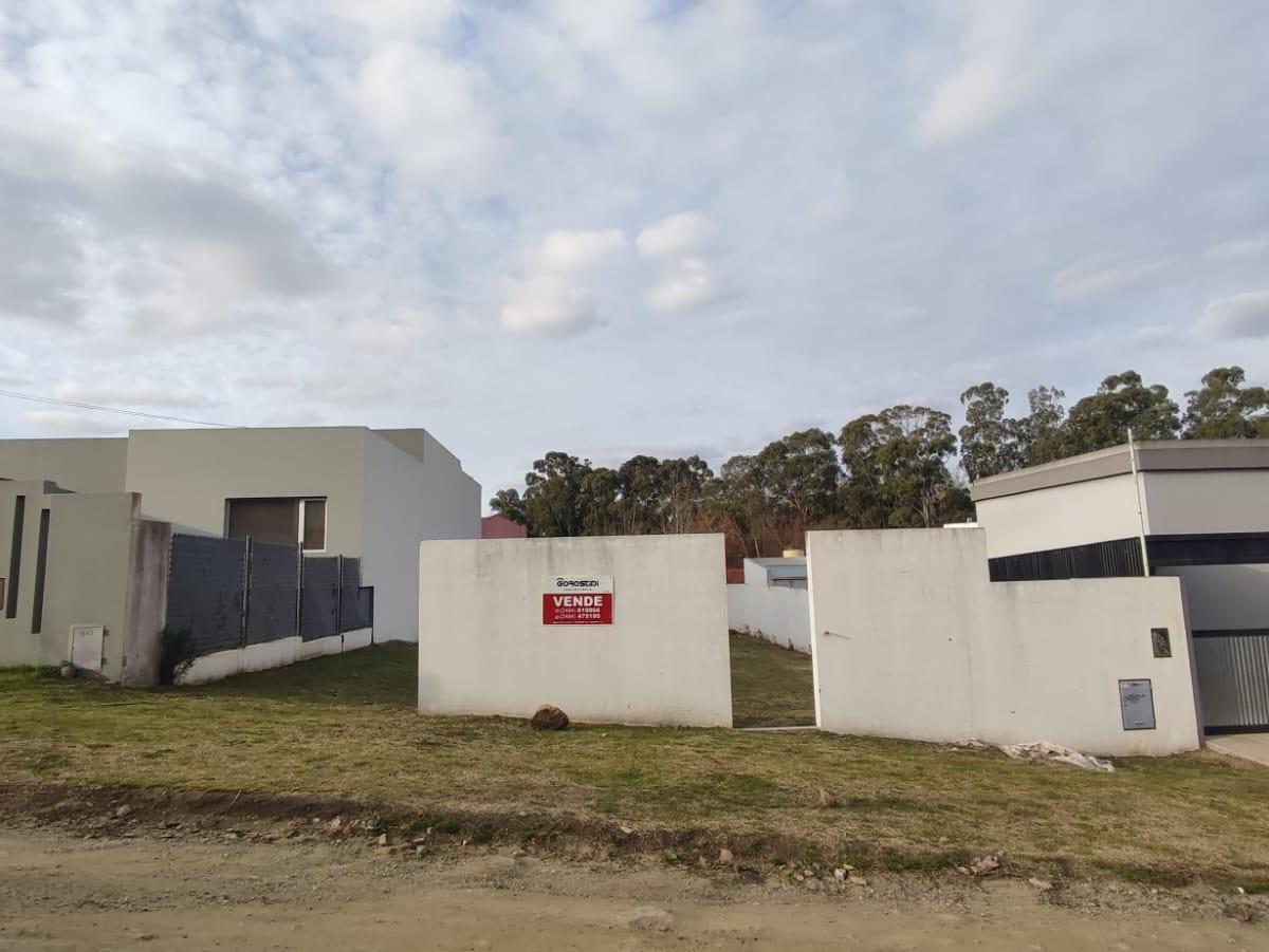 Se Vende Lote Zona Camino del Lago 2