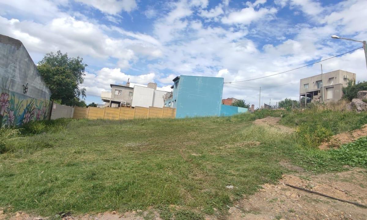 Lote en Picheuta Esquina Bolivia 4