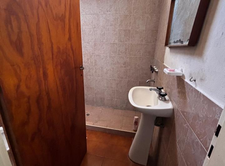 CASA DE 4 DORMITORIOS Y 2 BAÑOS. EN 2 PLANTAS 4