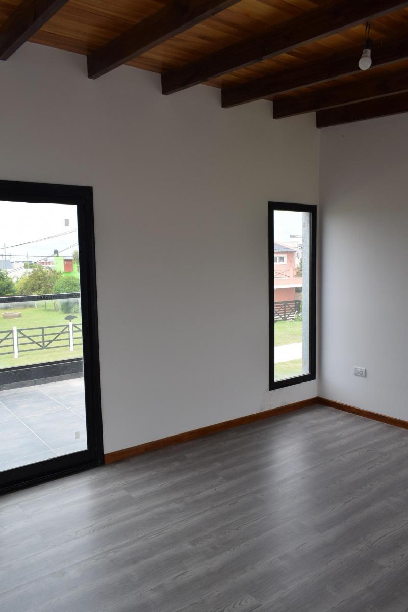 Venta de Propiedad Estilo Moderno a Estrenar en Camet Norte 4