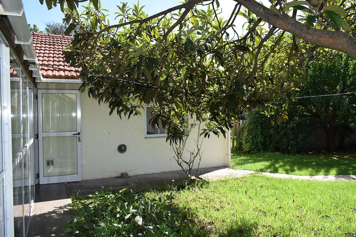 Venta de Propiedad + Departamento en Santa Clara del Mar 3