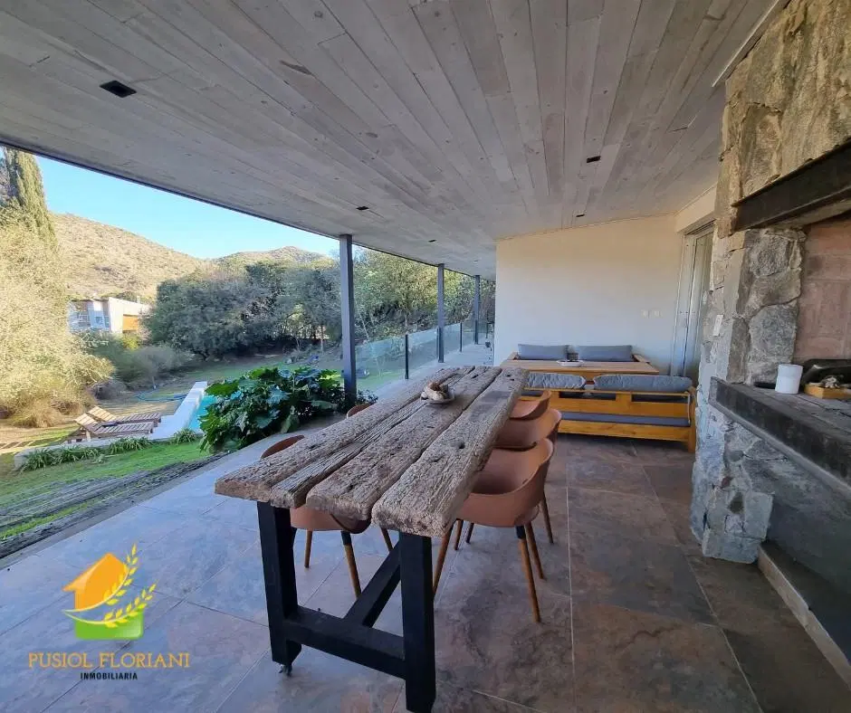 Casa de categoría frente al golf con vistas privilegiadas a las sierras 2