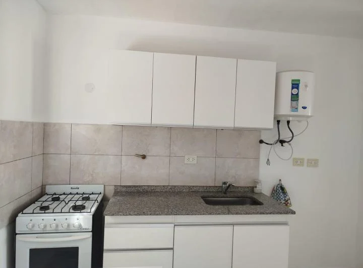 Alquilo dpto. 1 dormitorio con balcón. 4
