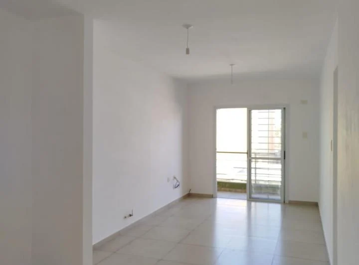 Alquilo dpto. 1 dormitorio con balcón. 1