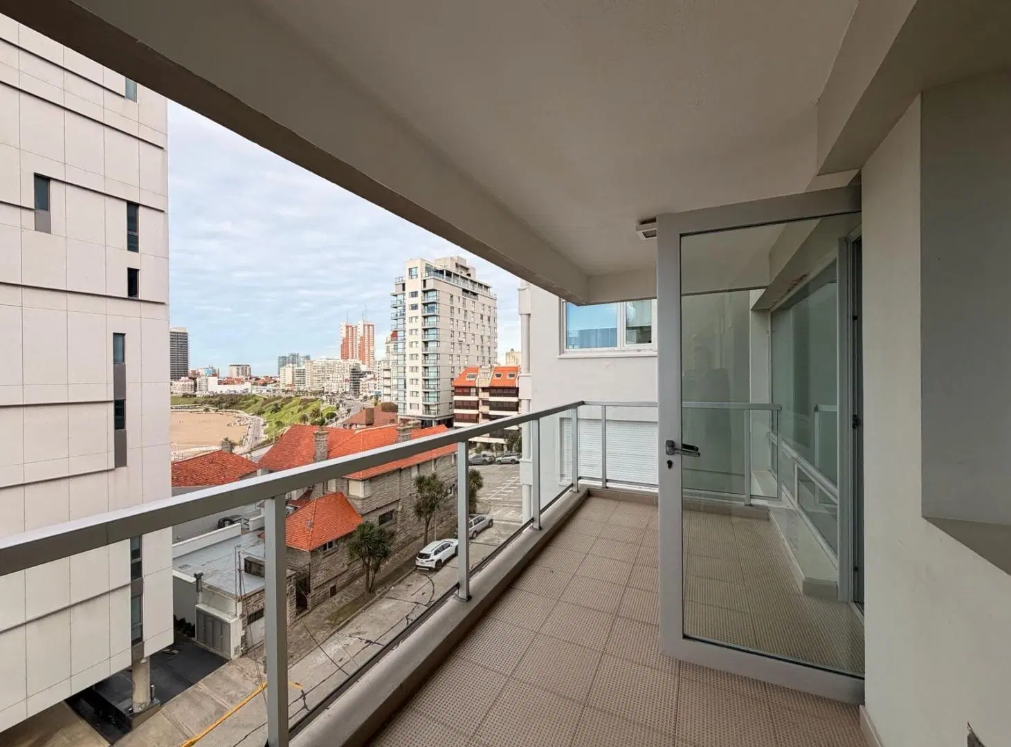 ALQUILER 24 MESES / Semipiso con cochera - Varese 5