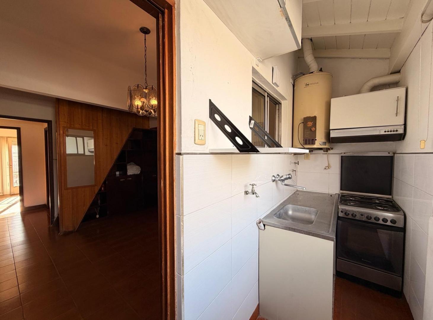 Foto de VENTA PH 2 AMBIENTES CON DEPENDENCIA EN CHAUVIN, imagen 3