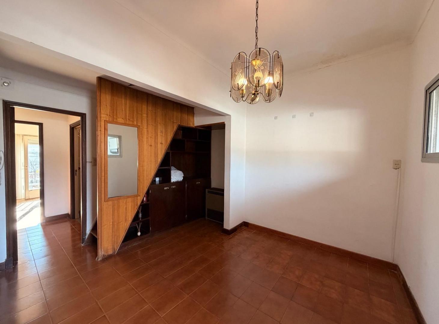 Foto de VENTA PH 2 AMBIENTES CON DEPENDENCIA EN CHAUVIN, imagen 2