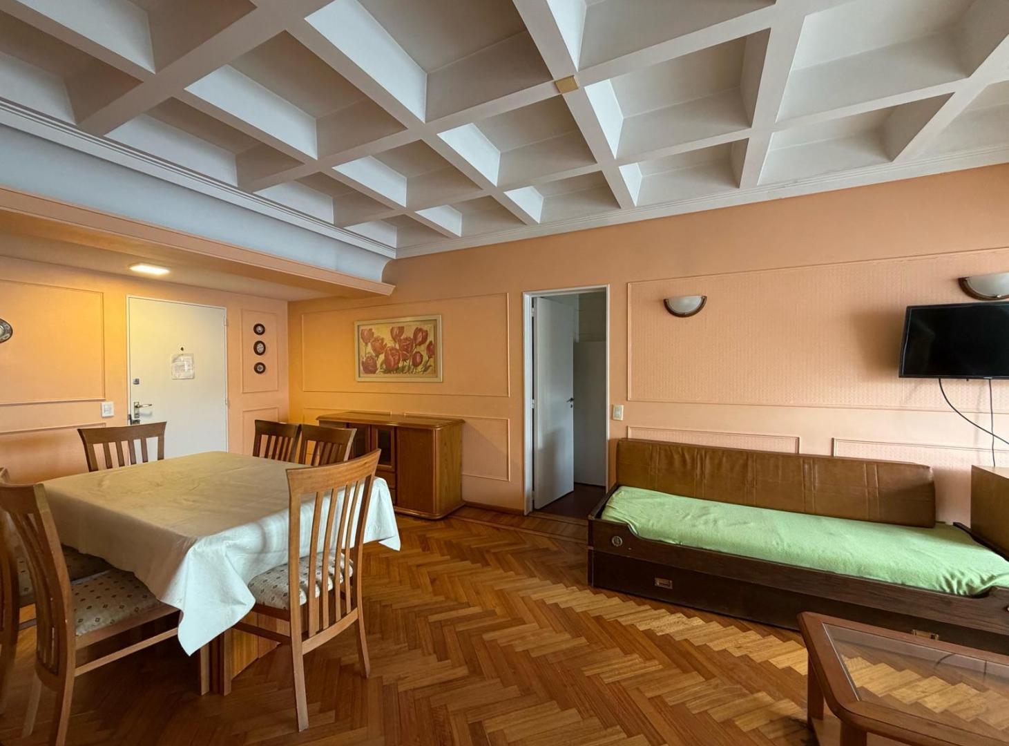 Foto de OFRECEMOS A LA VENTA HERMOSO 3 AMBIENTES CON VISTA A PLAZA SAN MARTIN, imagen 3