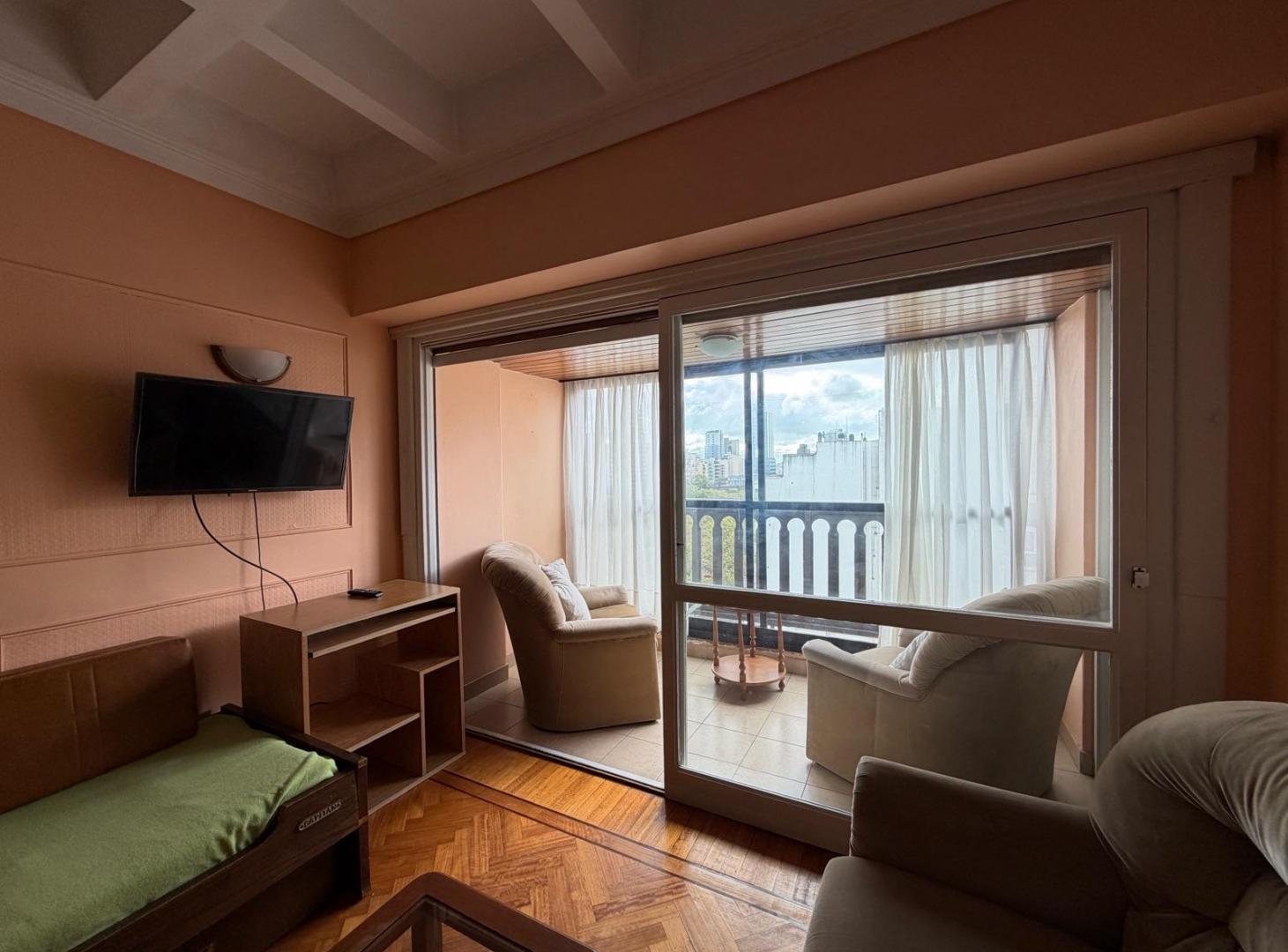 Foto de OFRECEMOS A LA VENTA HERMOSO 3 AMBIENTES CON VISTA A PLAZA SAN MARTIN, imagen 1